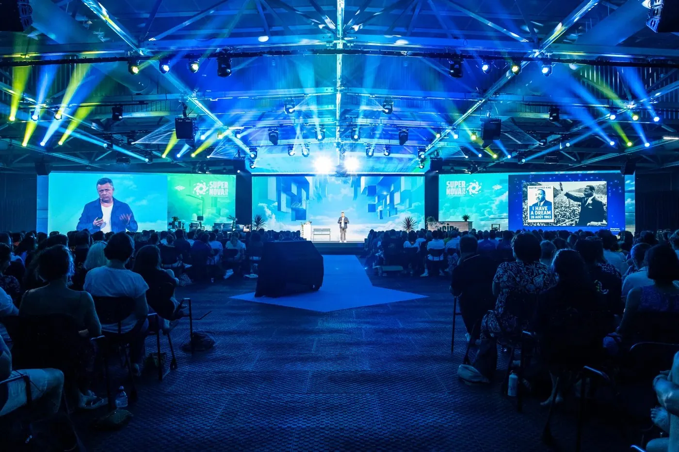 Convention, écrans LED et éclairage, agence événementielle Moon