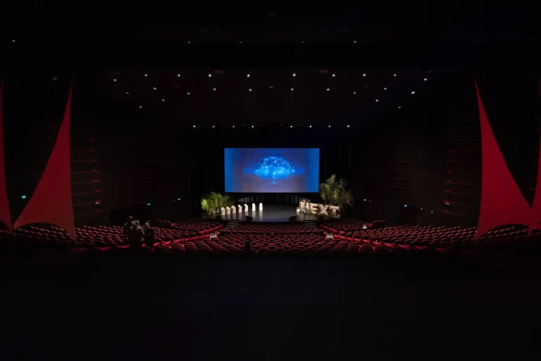 Convention d'entreprise en grande salle, agence événementielle Moon