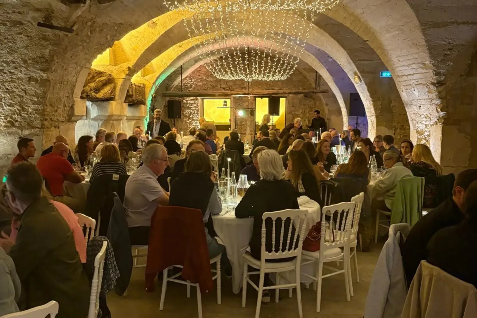 Dîner sous voûte, soirée d'entreprise, agence événementielle Moon