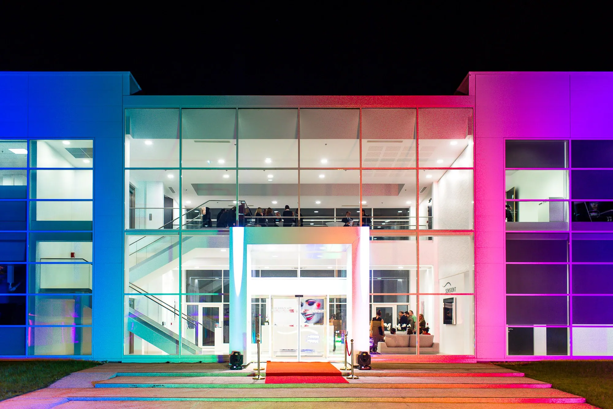 Mise en lumière de bâtiment, soirée, agence événementielle Moon