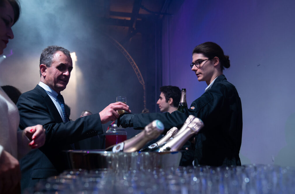 Cocktail dînatoire et service du champagne