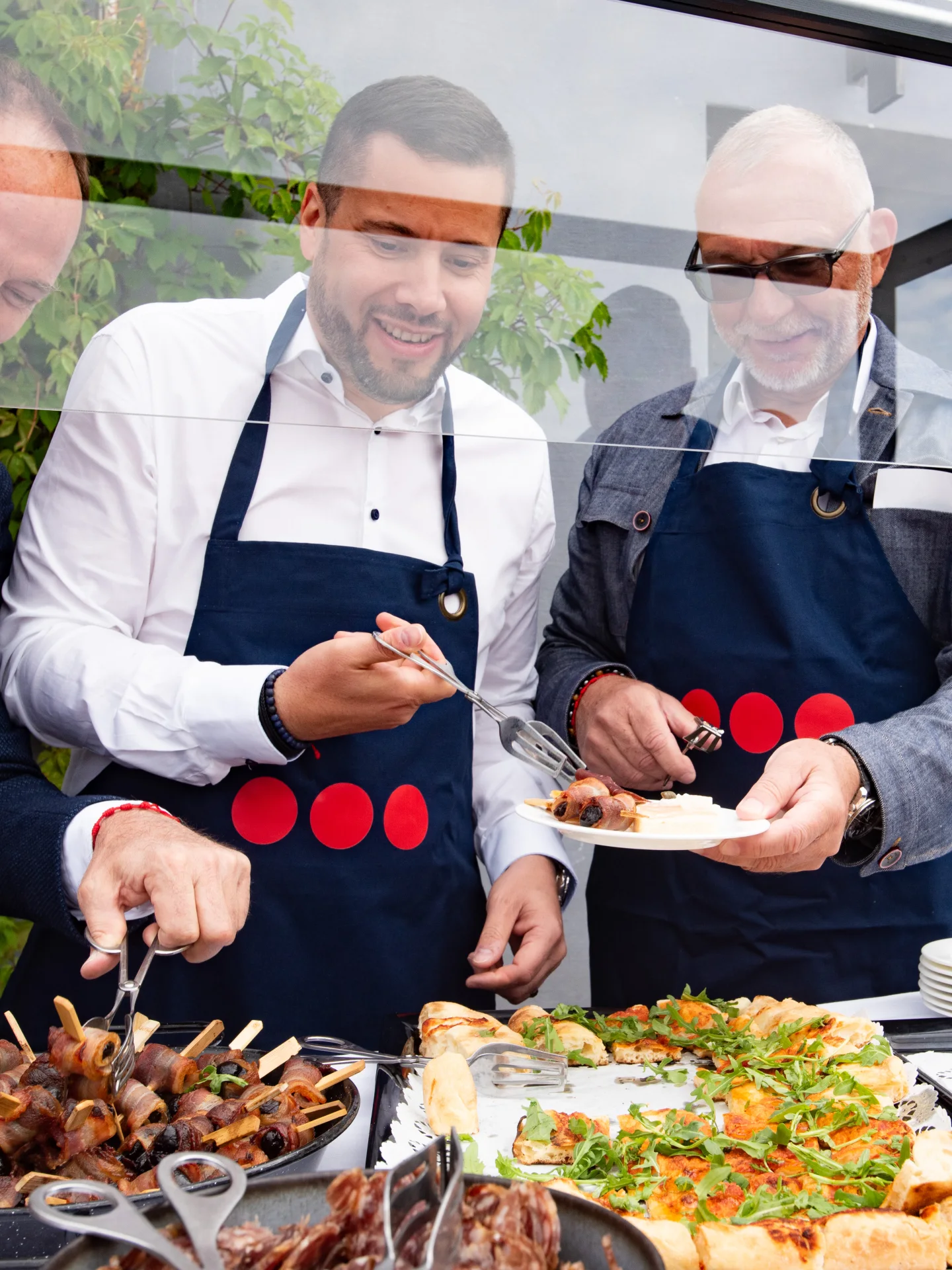 Dirigeants de Protectas au buffet du jubilé des 50 ans organisé par Moon Suisse