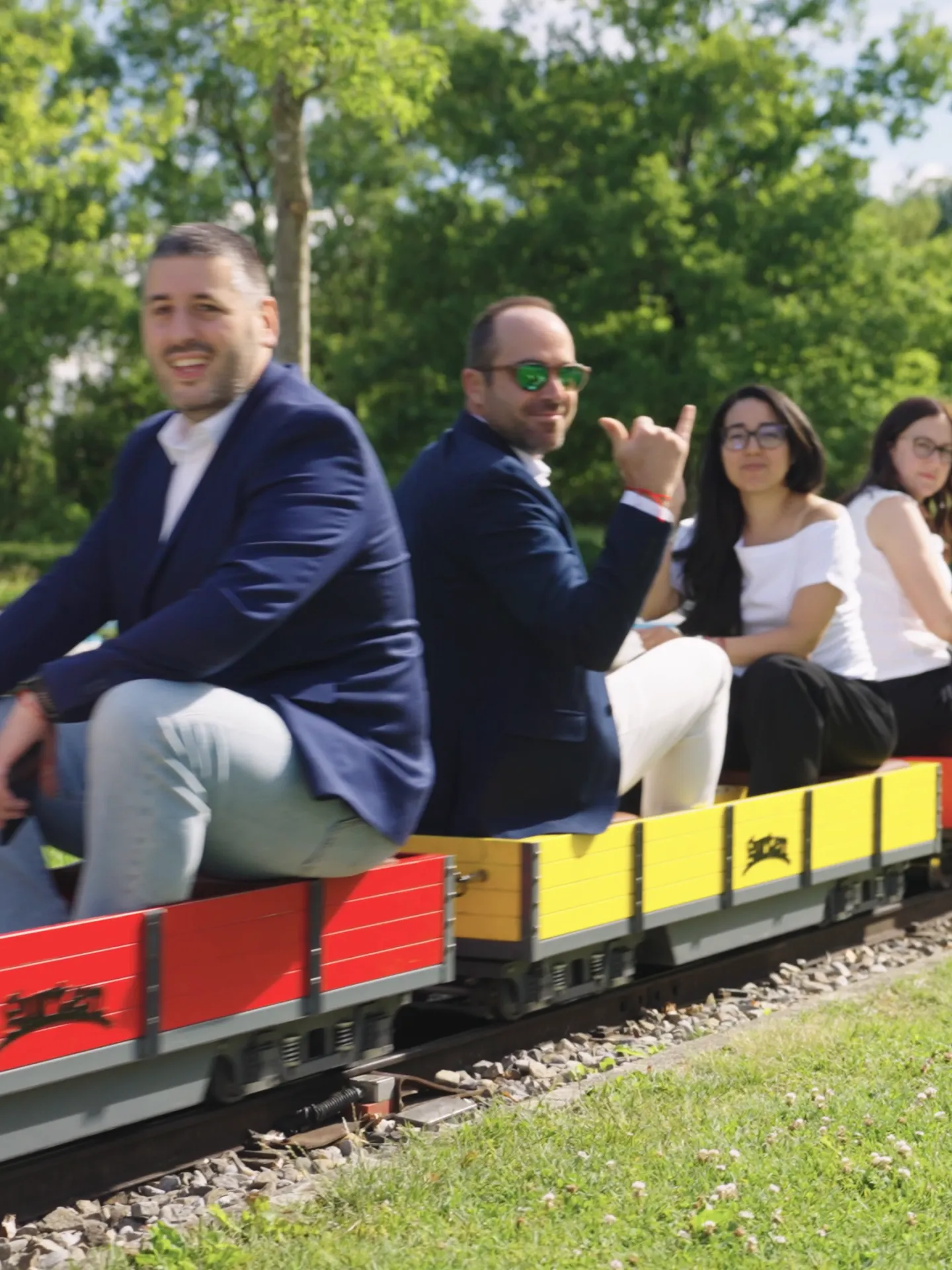 Collaborateurs à bord du petit train du Gurten Park