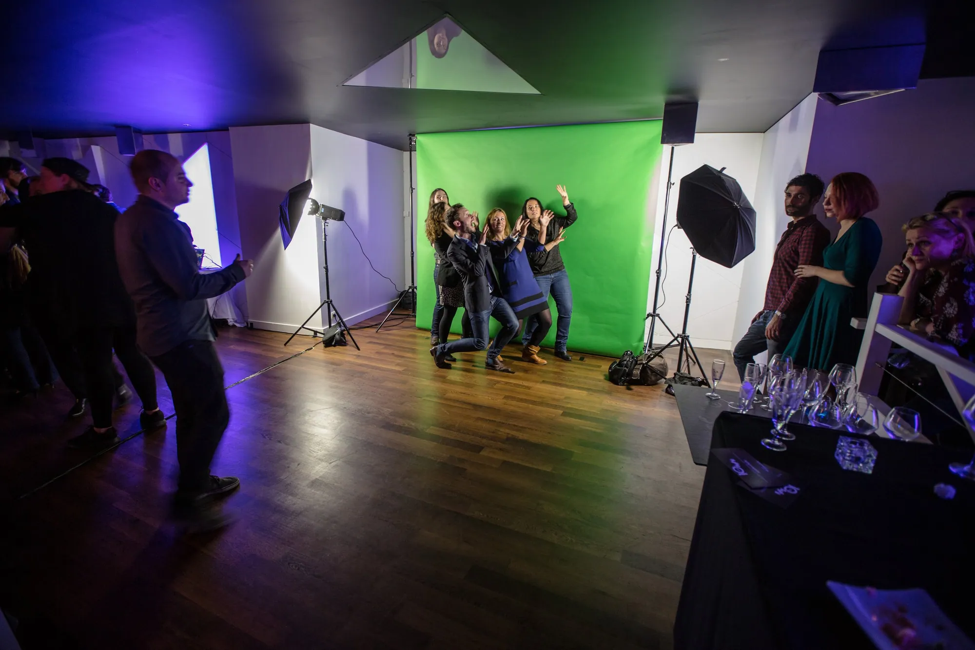 Photobooth fond vert, animation photo, agence événementielle Moon