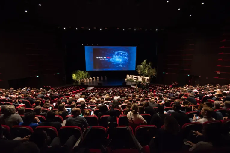 Plénière en salle de spectacle, agence événementielle Moon