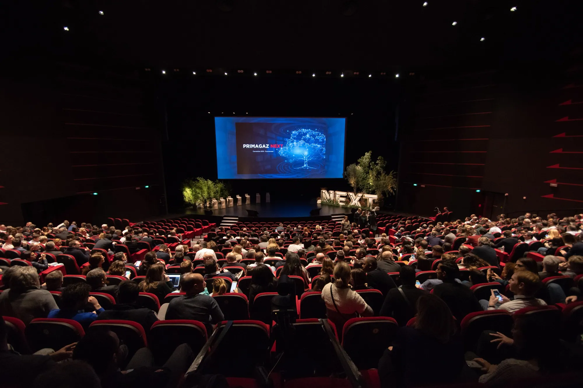 Plénière en salle de spectacle, agence événementielle Moon