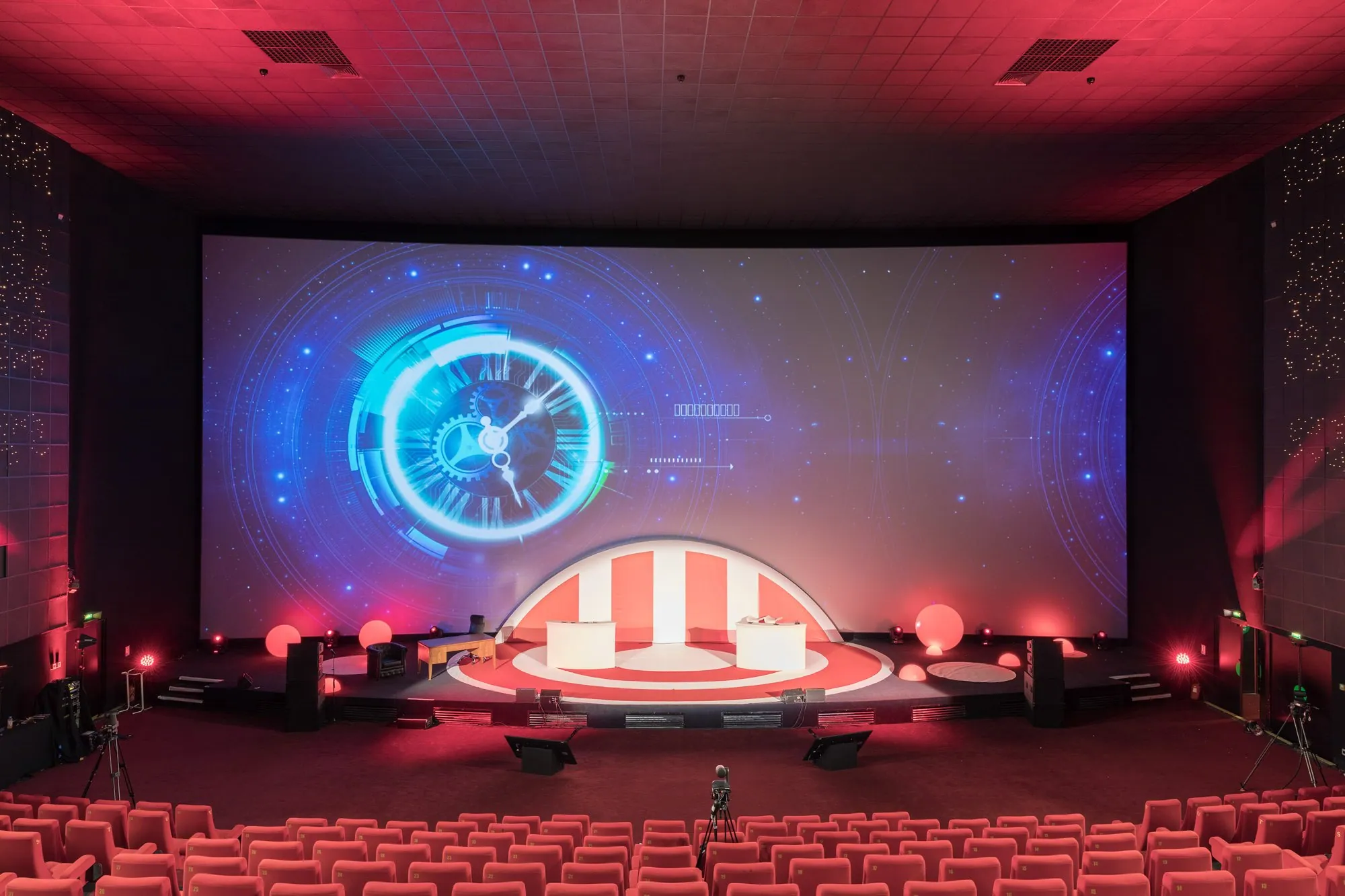 Scénographie de convention en salle de cinéma, agence événementielle Moon
