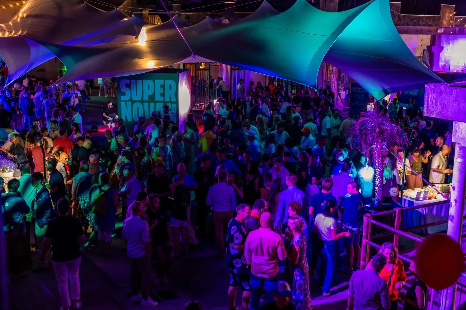 Soirée sous voile, piste de danse, agence événementielle Moon